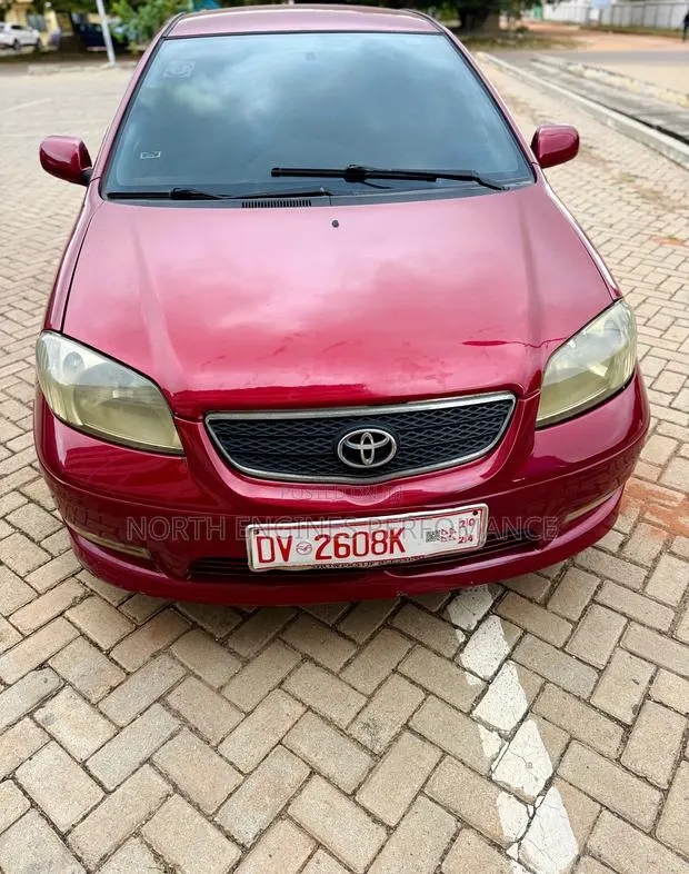 Toyota Yaris 2010 Red · Photo 1
