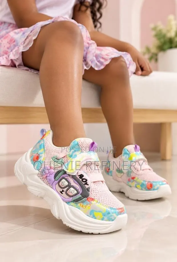 Kids Sneakers · Photo 1