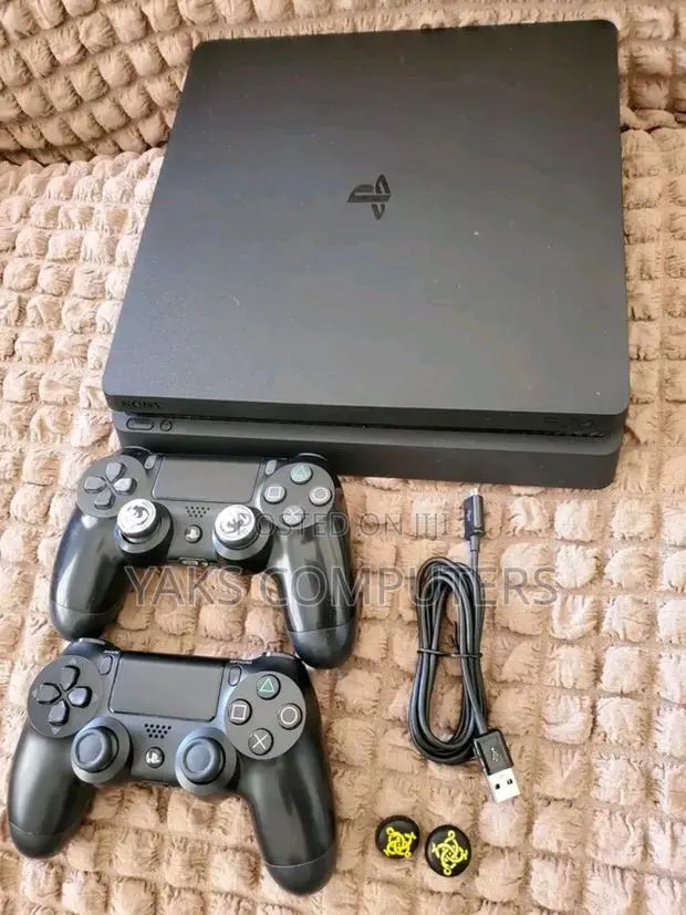 Play Station 4 Slim · Photo 1