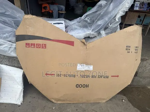 Honda HRV 2018,2019,2020,2021, Bonnet Available · Photo 1