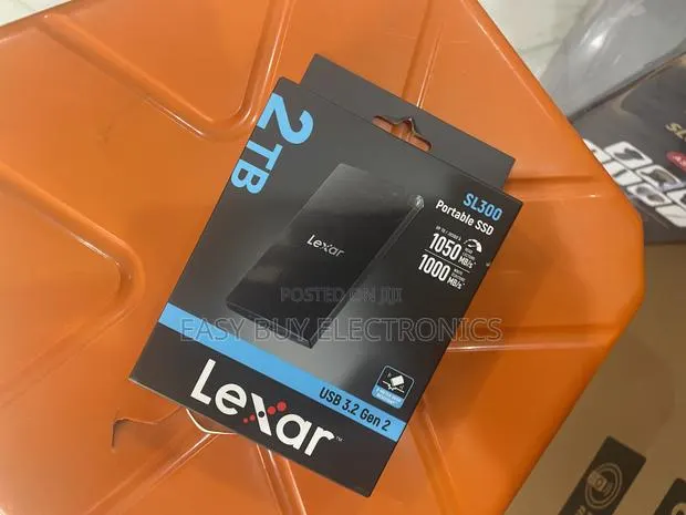 Professional Go Portable SSD 2TB Drive · Photo 1