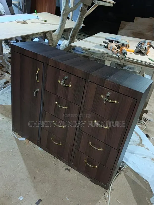 Coffee Brown Chest Drawer · Photo 1