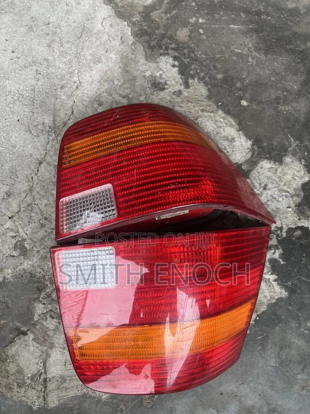 Golf 4 Tail Lights · Photo 1
