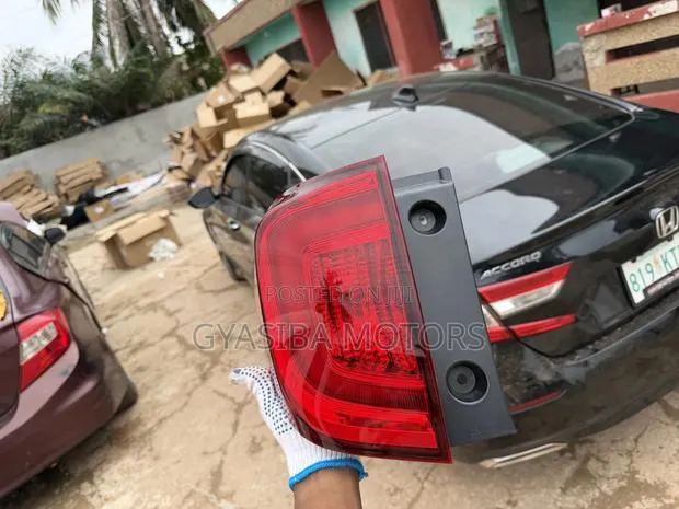 Honda Pilot / Passport 2016 - 2018 Tailight · Photo 1
