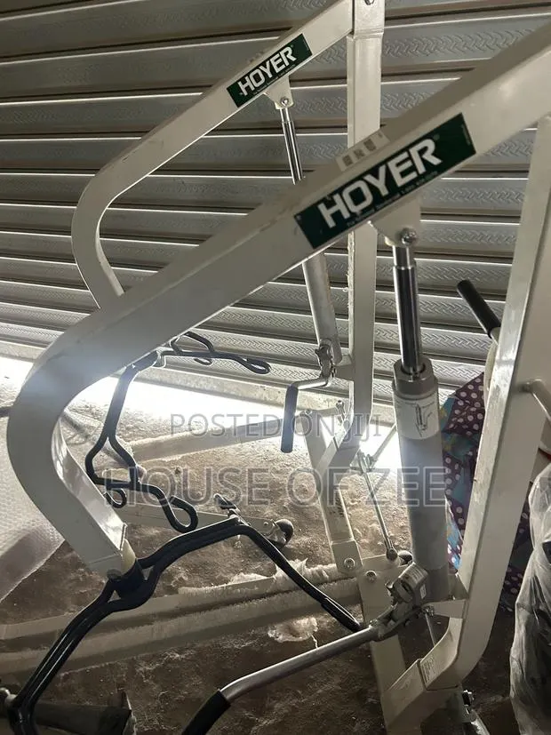 Electric Hydraulic Patient Lift · Photo 1