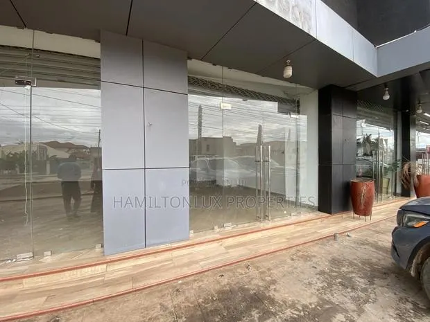 Double Shop for Rent Adjiringanor · Photo 1