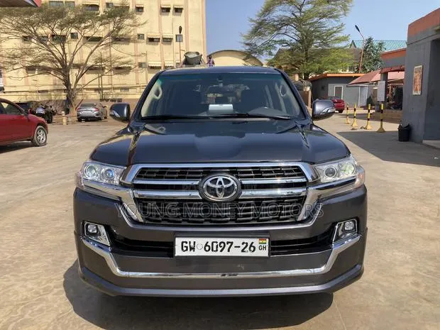 Toyota Land Cruiser 2012 Black · Photo 1