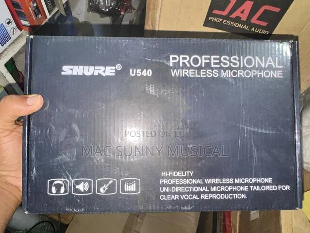 Shure U540 Wireless Microphone · Photo 1