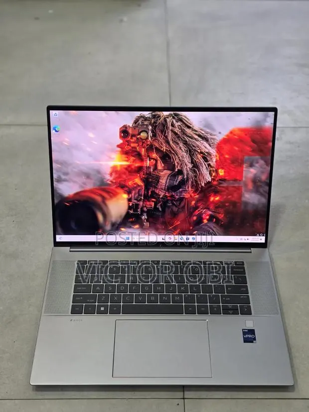 Laptop HP 32GB Intel Core i9 SSD 512GB · Photo 1