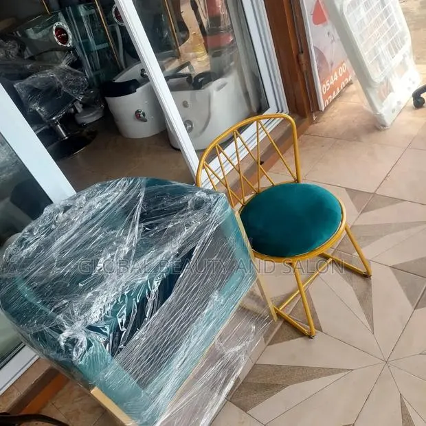 Acrylic Chairs · Photo 2