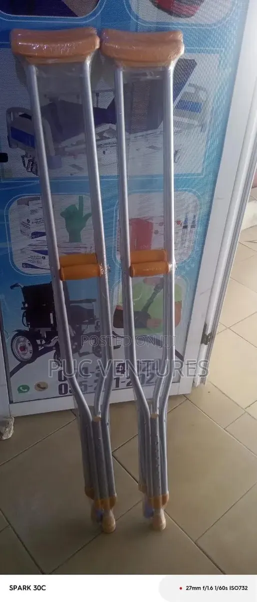 Armpit Crutches · Photo 1