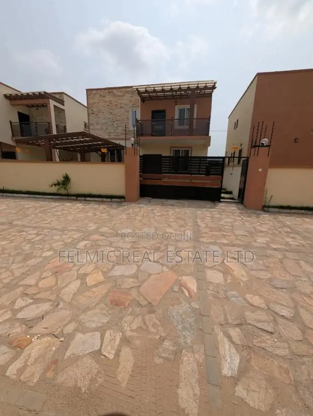 3bdrm Duplex in Felmic Real Estate, Mile 7 for rent · Photo 1