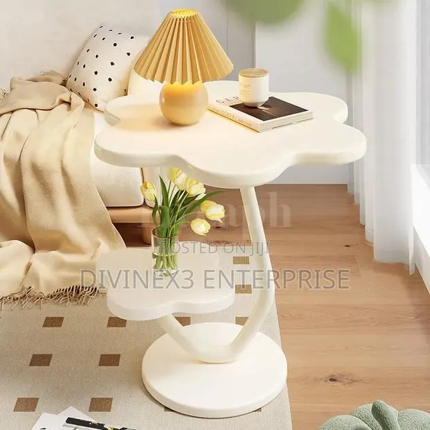 2-Tier Flower-Shaped Wooden Side Table · Photo 1