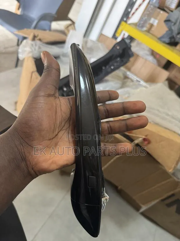 Hyundai Elantra Door Handle With Sensor 2021 2022 2023 2024 · Photo 1