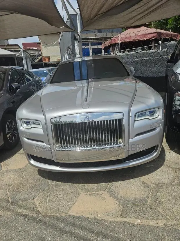 Rolls-Royce Ghost Base EWB 2017 Silver · Photo 1