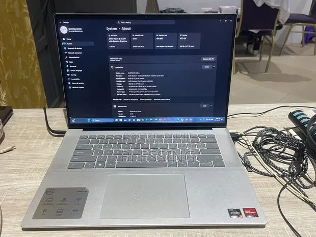 Laptop Dell Inspiron 16 5635 8GB AMD Ryzen 5 SSD 512GB · Photo 1
