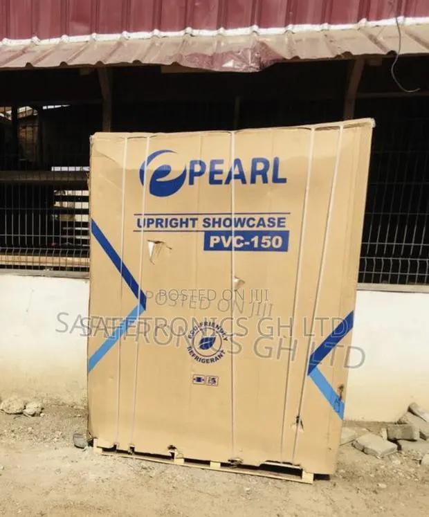 Quality Design PVC-150 3 Doors Display Glass Pearl · Photo 1