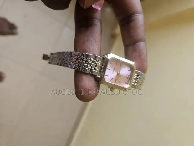 Lady's Wrists Watch · Photo 1