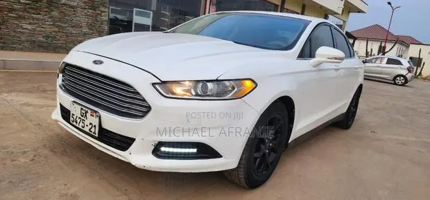 Ford Fusion SE 4dr Sedan (2.5L 4cyl 6A) 2014 White · Photo 1