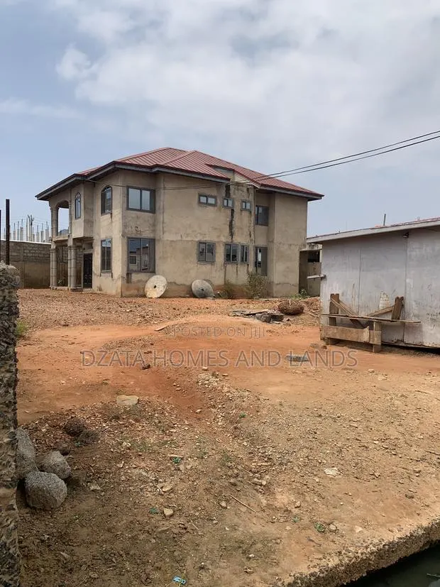 6bdrm Apartment in Hfc Estate, Spintex for sale · Photo 1