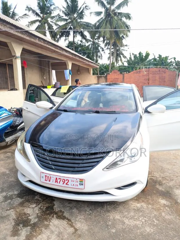 Hyundai Sonata GLS Sedan FWD (2.4L 4cyl 6A) 2012 Black · Photo 1