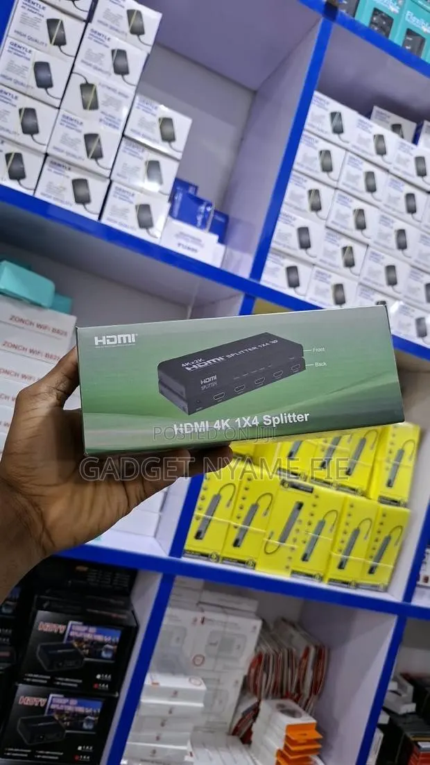 4 Ports HDMI Splitter · Photo 1