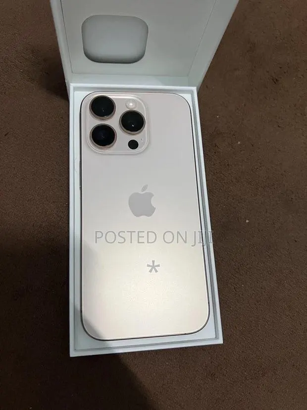 New Apple iPhone 16 Pro Max 512 GB Gold · Photo 1