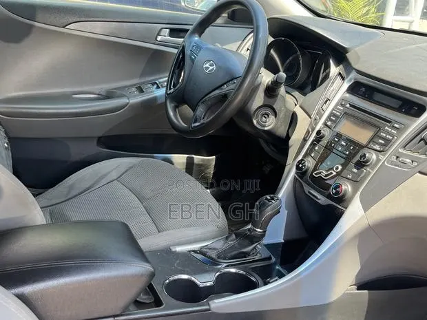 Hyundai Sonata Limited 2.0T Sedan (2.0L 4cyl 6A) 2012 Black · Photo 1