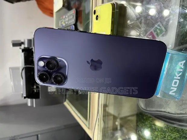 Apple iPhone 14 Pro Max 128 GB Purple · Photo 1