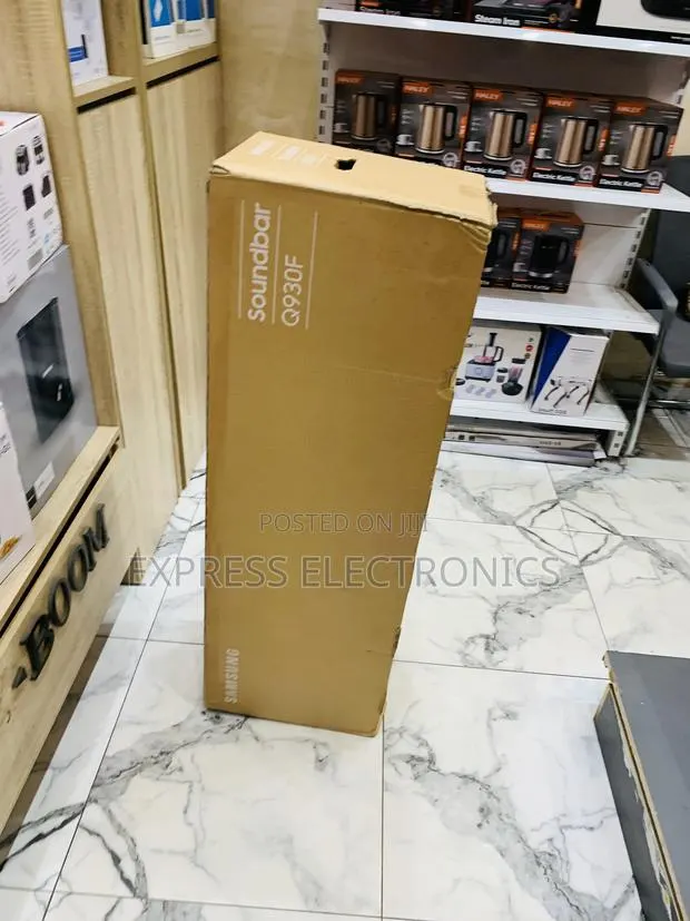 Ultra Modern Black Sound System Samsung Q930f · Photo 1