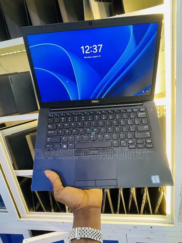 Laptop Dell Latitude 7490 16GB Intel Core i7 SSD 256GB · Photo 1