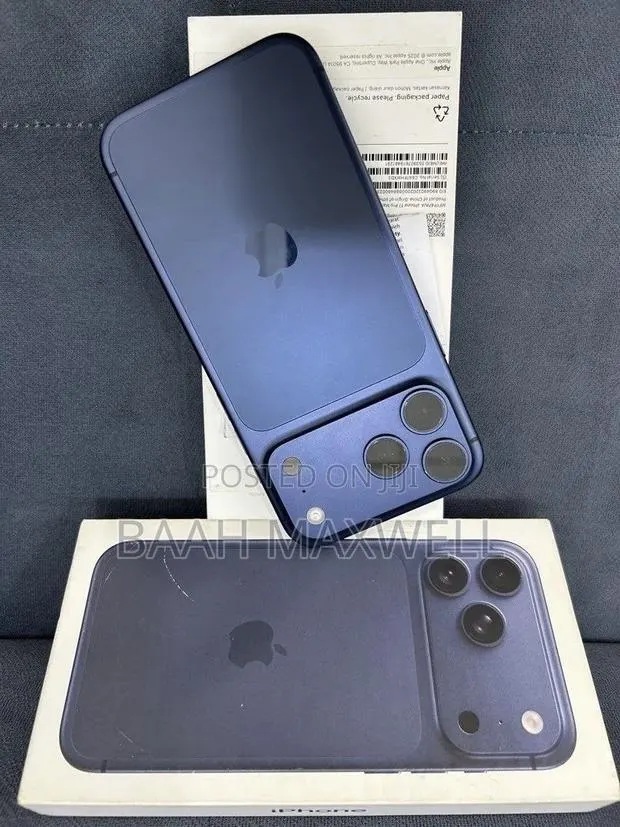 Apple iPhone 17 Pro Max 256 GB Blue · Photo 1
