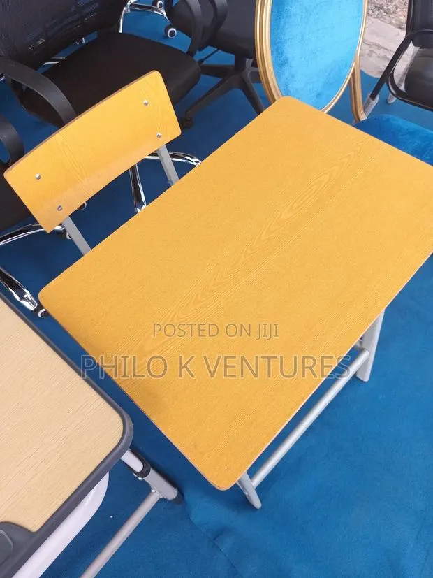 Pupil Desk · Photo 1