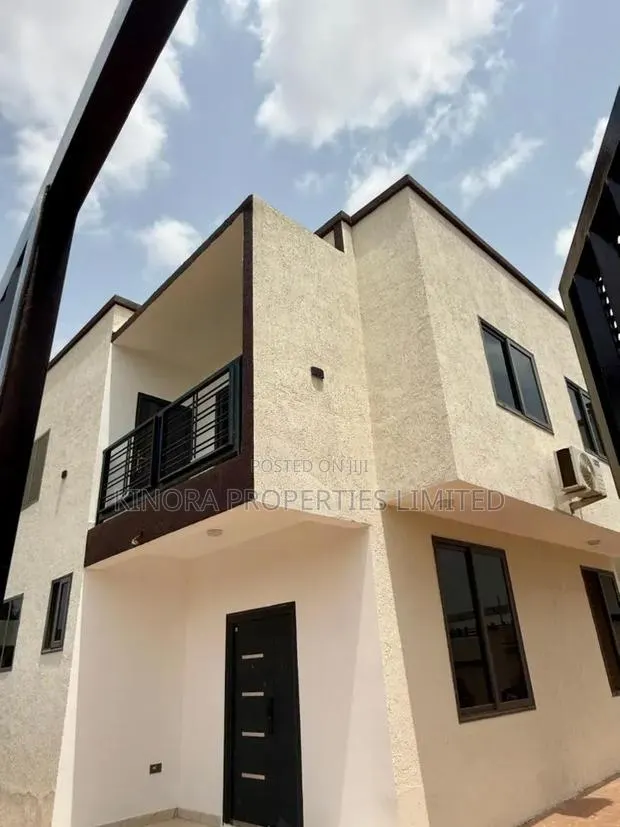 3bdrm Duplex in Adenta Barrier Rowi for rent · Photo 1