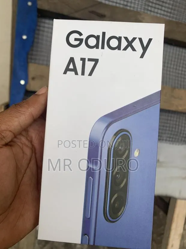 New Samsung Galaxy A17 5G 256 GB Blue · Photo 1