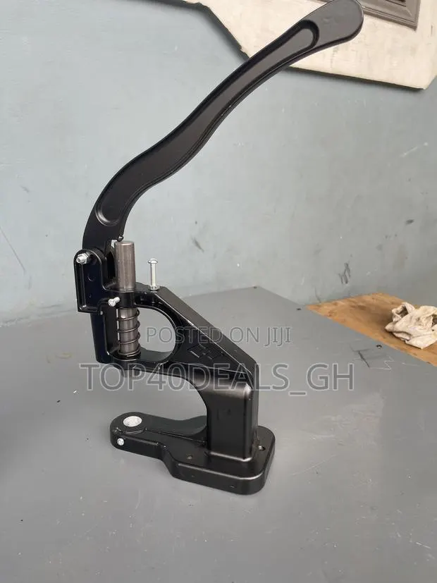 Eyelet Machine · Photo 1