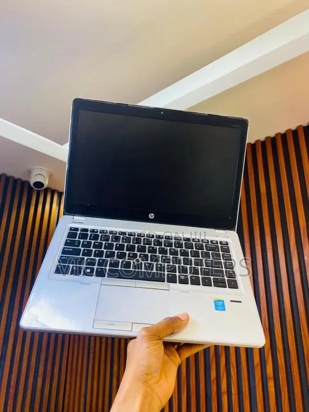 Laptop HP EliteBook Folio 8GB Intel Core i5 SSD 256GB · Photo 1