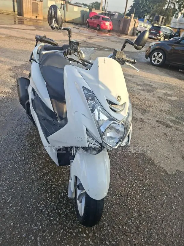 Yamaha Majesty 2023 White · Photo 1
