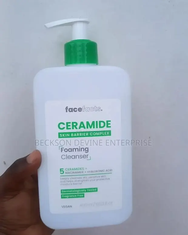 Face Facts Foaming Cleanser 400ml · Photo 1
