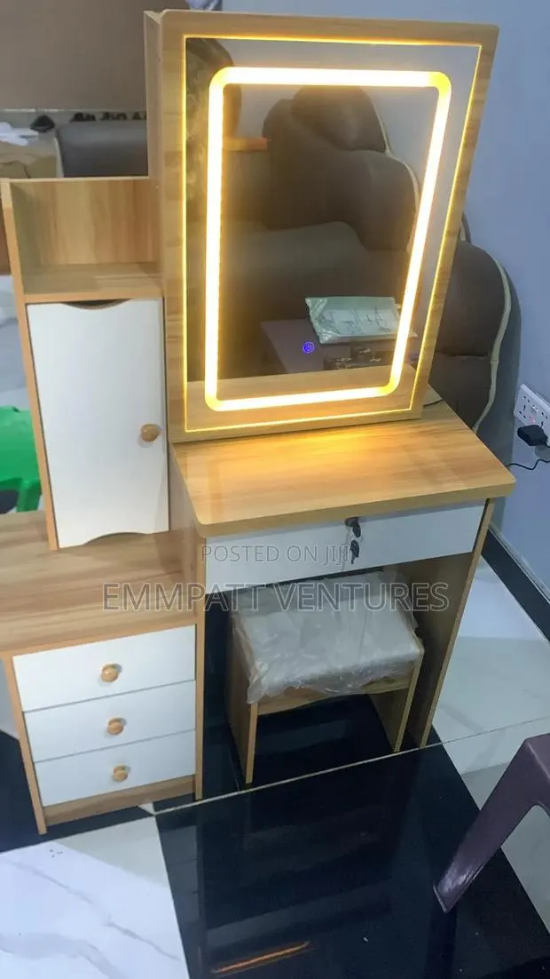 Led Light Dresser With Compartments · Photo 1