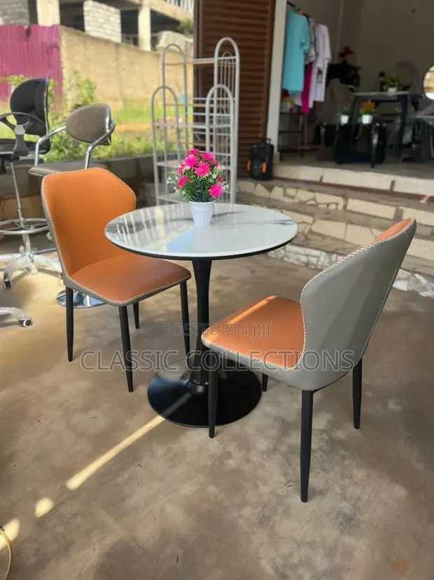 2 Seater Round Marble Dining Set · Photo 1