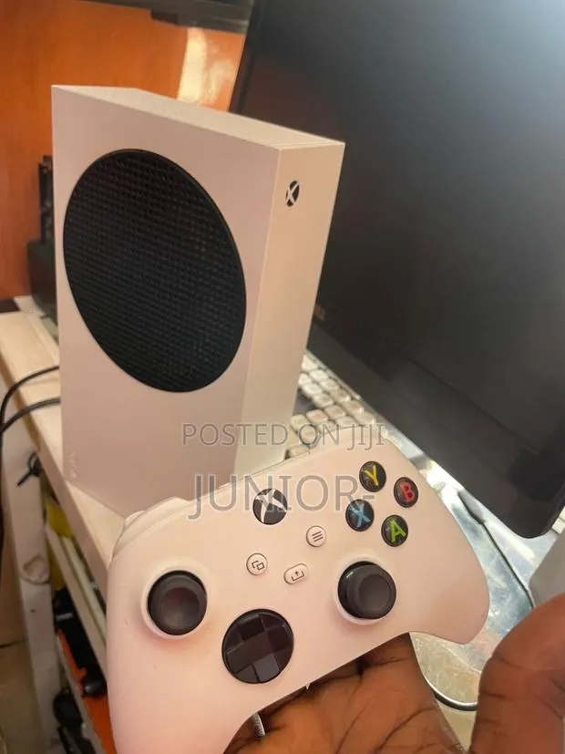 Xbox Series S Installed With Games · Photo 1