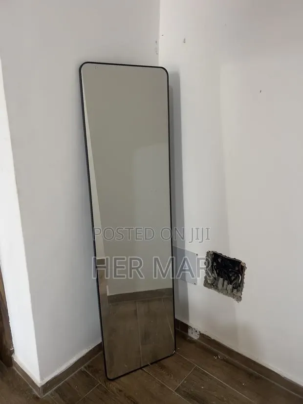 Full Body Mirror · Photo 1
