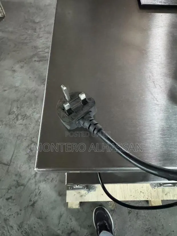 Bone Saw / Meat Cutting Machine · Photo 2