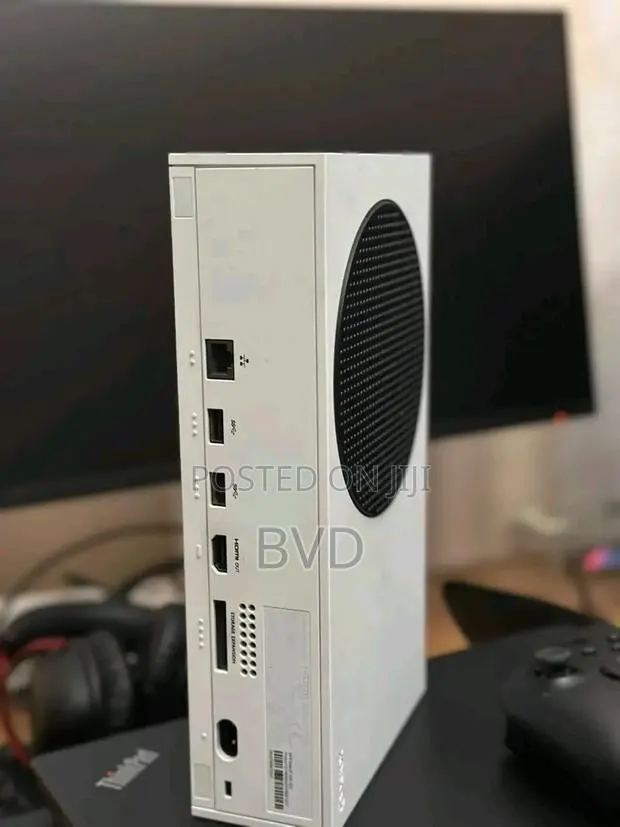 Series S White With No Controller and Games · Photo 1
