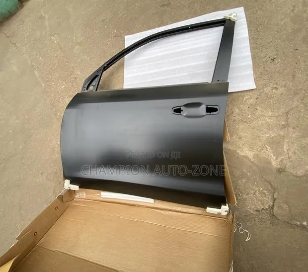 Toyota Land Cruiser 2016-2017-2018-2019-2020-2021 Door · Photo 1