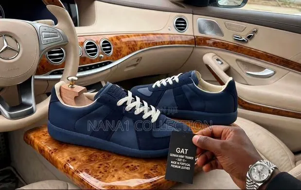 Maison Margiela Replica Low - Top Sneakers in Four Colors · Photo 2