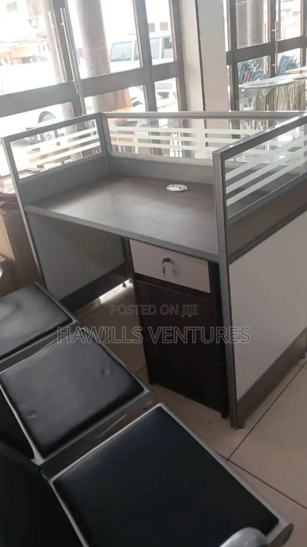 Receiption Table · Photo 1