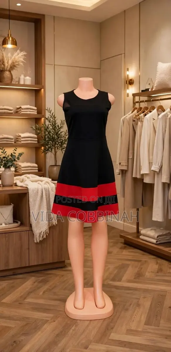 Short Gown · Photo 1