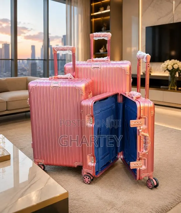 Luxury 3-Piece RIMOWA Suitcase Set – Durable, Stylish Travel Ready · Photo 1